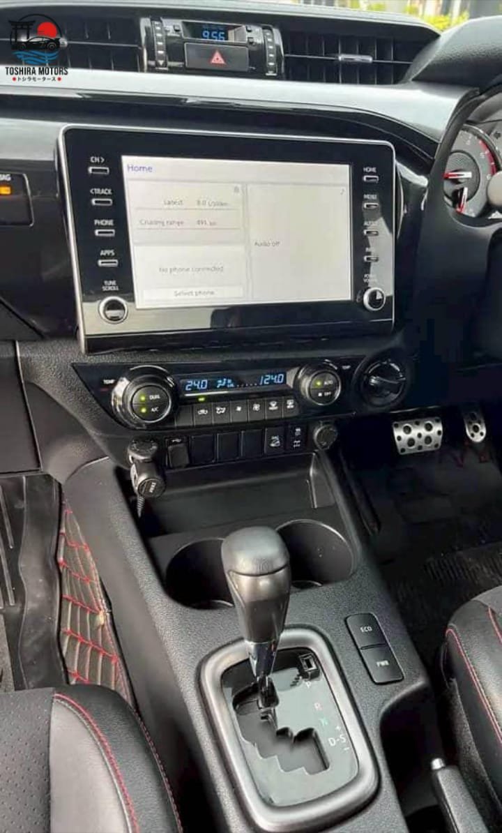 
								TOYOTA HILUX 2.8 GR REVO DOUBLE CAB 2022 full									