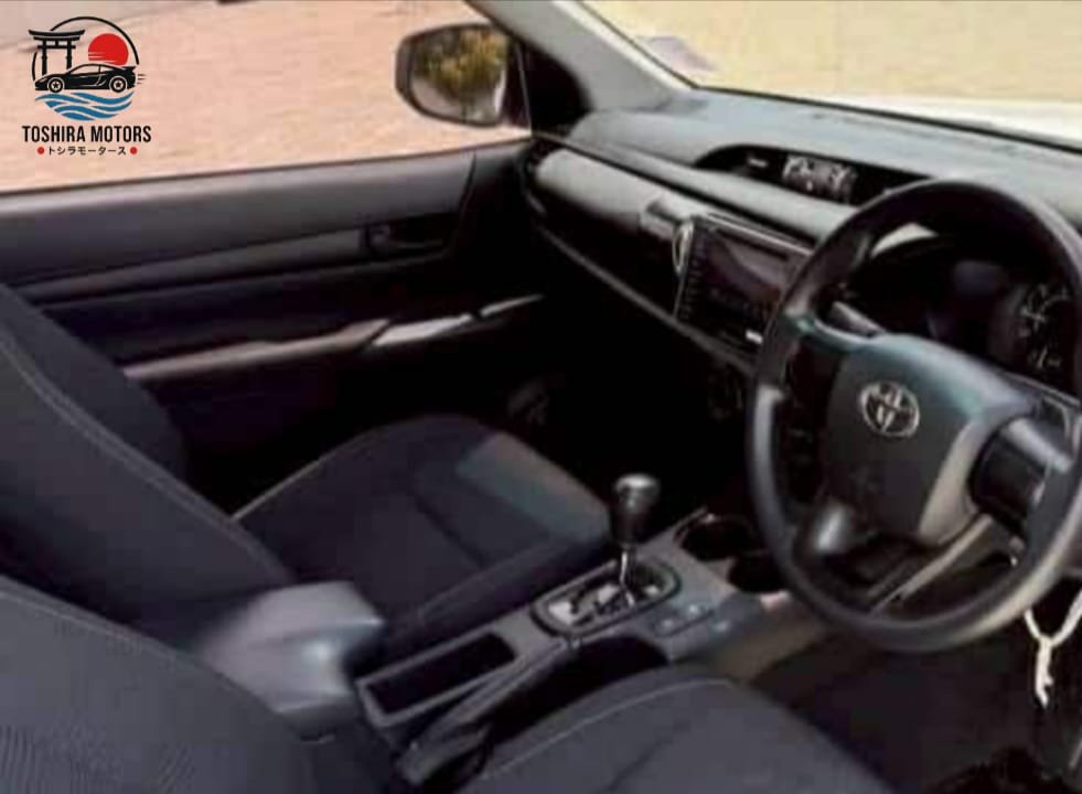 
								2020 TOYOTA HILUX 2.4 J REVO SMART CAB full									