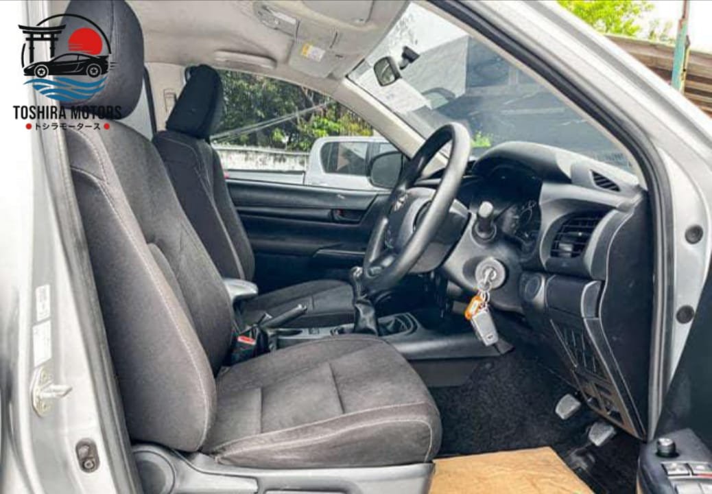 
								TOYOTA HILUX 2.4 J REVO DOUBLE CABIN 2023 full									