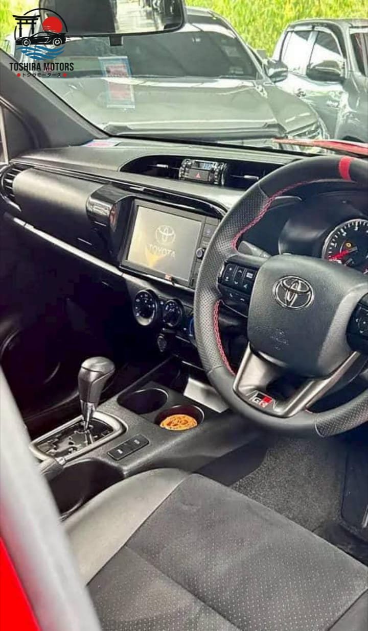 
								TOYOTA HILUX 2.8 GR REVO DOUBLE CAB 2022 full									