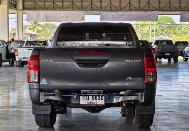 
								Toyota Hilux Revo full									