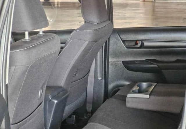 
								Toyota Hilux Revo full									