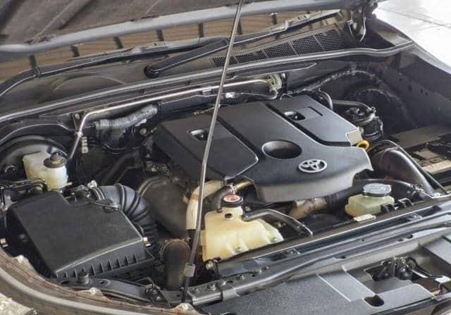 
								Toyota Hilux Revo full									