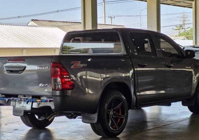 
								Toyota Hilux Revo full									