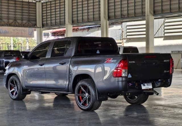 
								Toyota Hilux Revo full									