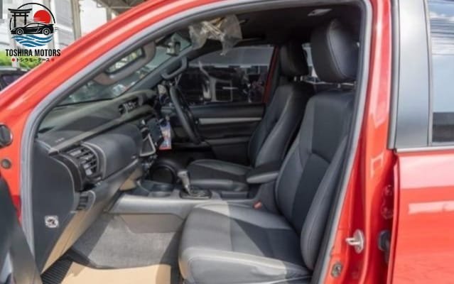 
								Toyota Hilux Rocco 2.8 full									