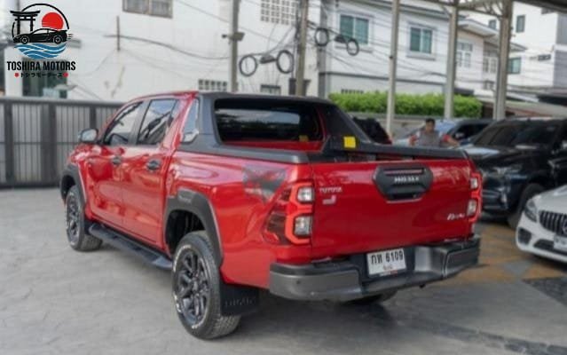 
								Toyota Hilux Rocco 2.8 full									