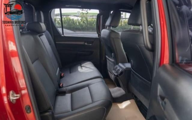 
								Toyota Hilux Rocco 2.8 full									