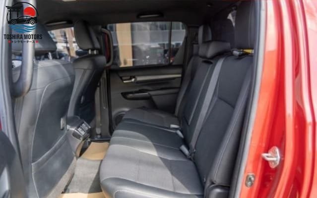 
								Toyota Hilux Rocco 2.8 full									