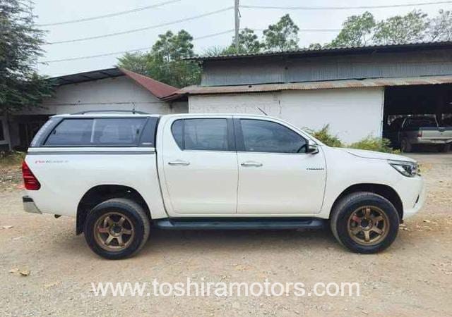 
								2016 TOYOTA HILUX 2.4 G REVO DOUBLE CAB full									