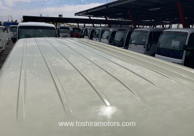 
								2015 TOYOTA HIACE VAN 212/1.5 full									