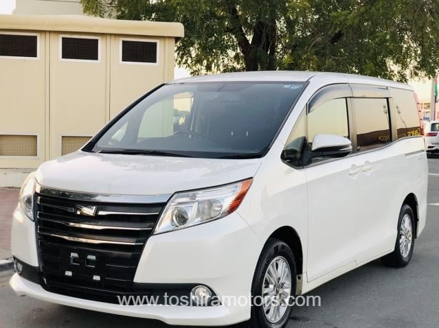 
								2015 TOYOTA NOAH G full									