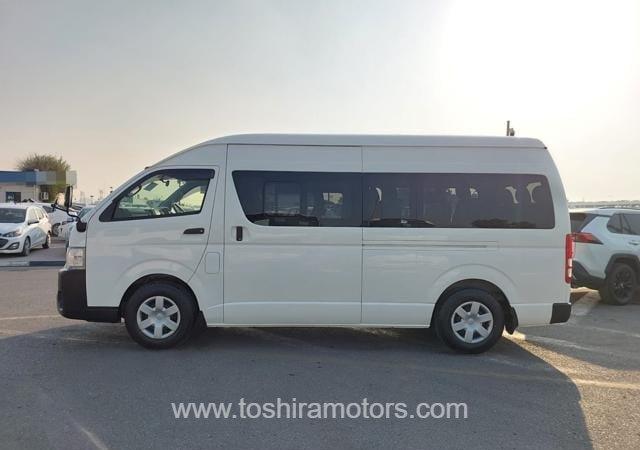 
								2015 TOYOTA HIACE COMMUTER full									