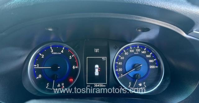 
								2016 TOYOTA HILUX SR5 full									