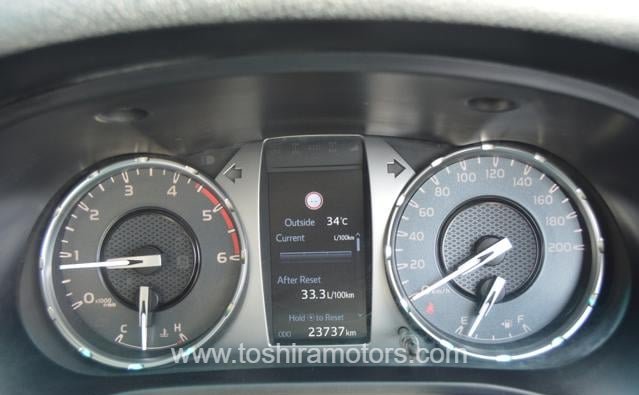 
								2023 TOYOTA HILUX SR5 full									