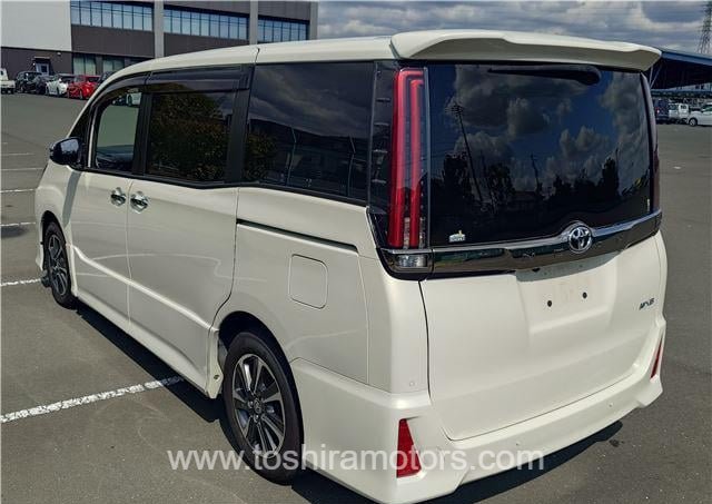
								TOYOTA NOAH TSS  full									