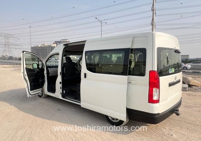 
								2022 TOYOTA HIACE VAN | PARKING SENSOR | BACK CAMERA full									