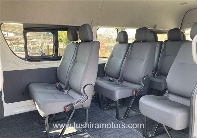 
								2022 TOYOTA HIACE VAN | PARKING SENSOR | BACK CAMERA full									