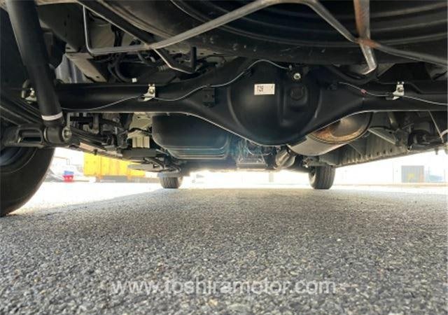 
								2023 TOYOTA HIACE VAN 418/1.5TSS full									