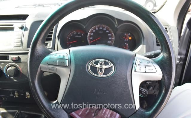 
								2014 TOYOTA HILUX full									