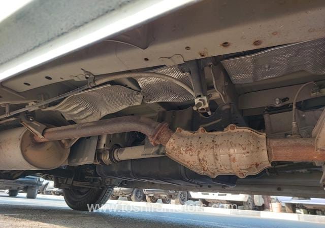 
								2015 TOYOTA HIACE COMMUTER full									