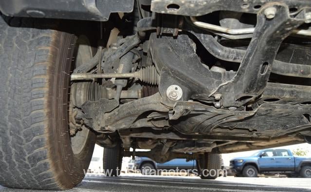 
								2023 TOYOTA HILUX SR5 full									