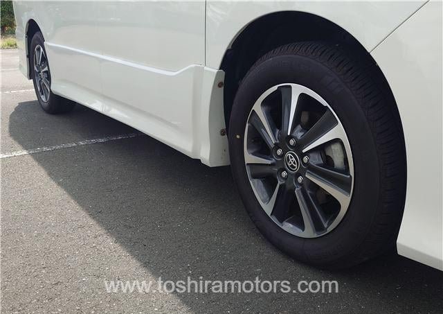 
								TOYOTA NOAH TSS  full									