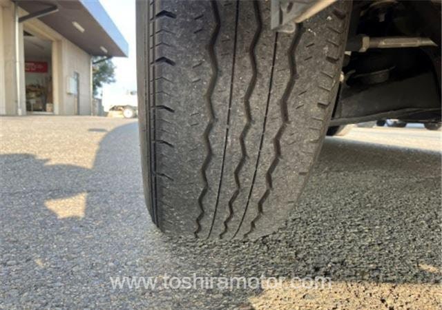 
								2023 TOYOTA HIACE VAN 418/1.5TSS full									