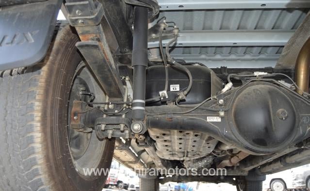 
								2023 TOYOTA HILUX SR5 full									