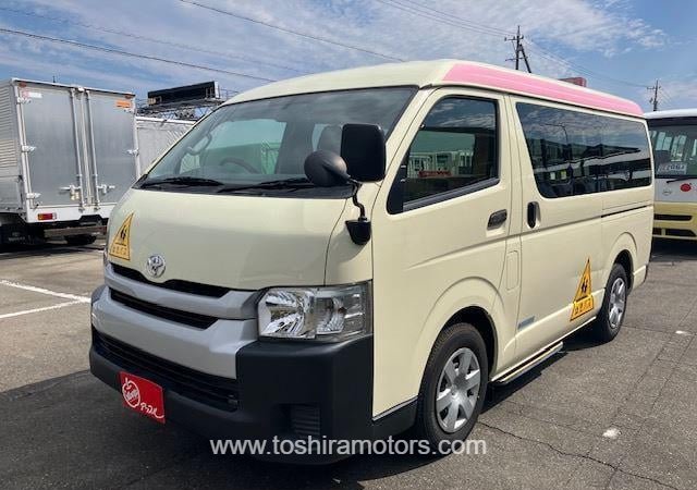 
								2015 TOYOTA HIACE VAN 212/1.5 full									