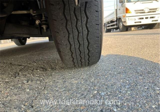 
								2023 TOYOTA HIACE VAN 418/1.5TSS full									