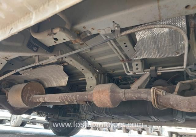 
								2016 TOYOTA HIACE COMMUTER POWER SLIDE PASSENGER DOOR full									