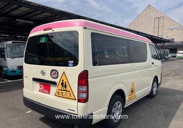 
								2015 TOYOTA HIACE VAN 212/1.5 full									