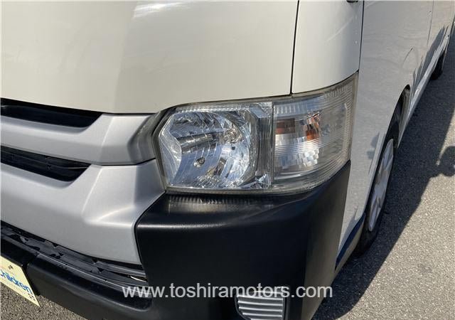 
								2022 TOYOTA HIACE VAN | PARKING SENSOR | BACK CAMERA full									