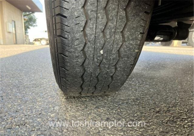 
								2023 TOYOTA HIACE VAN 418/1.5TSS full									