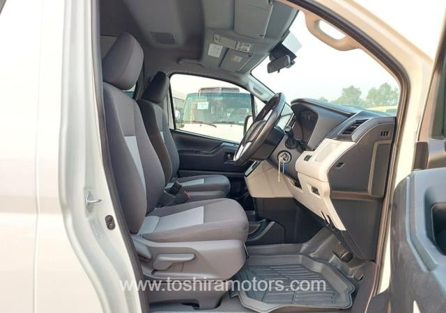 
								2021 TOYOTA HIACE COMMUTER full									