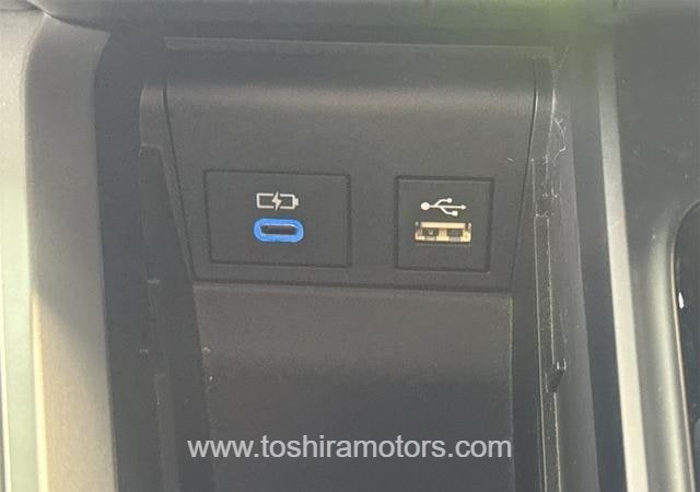 
								2025 TOYOTA VOXY full									