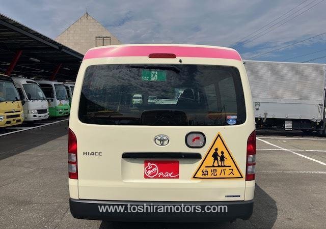 
								2015 TOYOTA HIACE VAN 212/1.5 full									