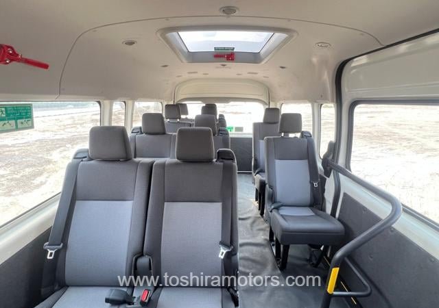 
								2022 TOYOTA HIACE VAN | PARKING SENSOR | BACK CAMERA full									