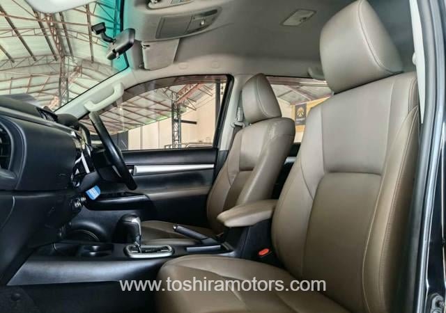 
								2017 TOYOTA HILUX 2.4 G REVO DOUBLE CAB full									
