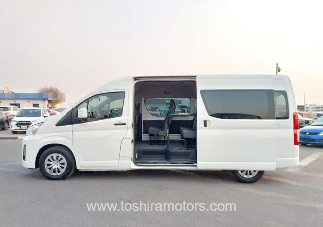 
								2021 TOYOTA HIACE COMMUTER full									