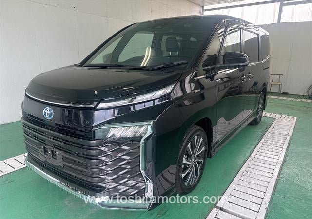 
								2025 TOYOTA VOXY full									