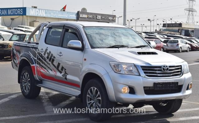 
								2014 TOYOTA HILUX full									