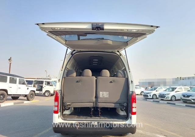 
								2015 TOYOTA HIACE COMMUTER full									