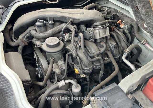 
								2015 TOYOTA HIACE VAN 212/1.5 full									