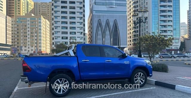 
								2016 TOYOTA HILUX SR5 full									