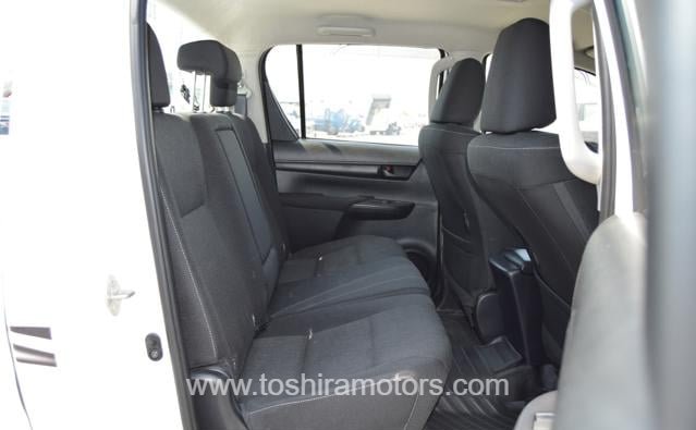 
								2023 TOYOTA HILUX SR5 full									