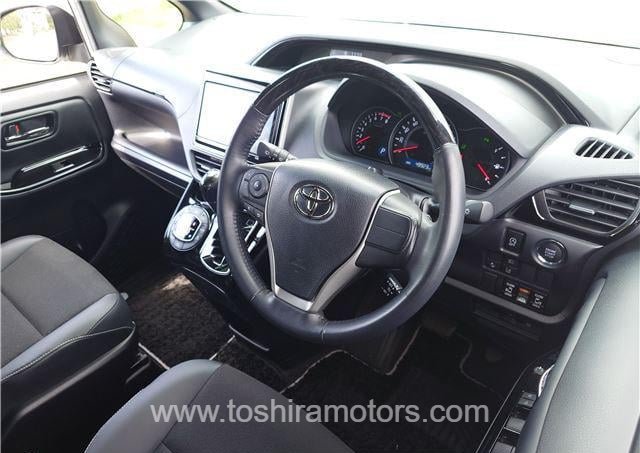 
								TOYOTA NOAH TSS  full									