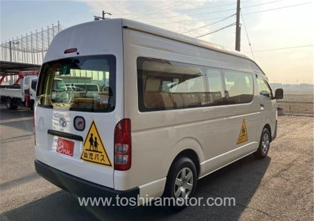 
								2023 TOYOTA HIACE VAN 418/1.5TSS full									