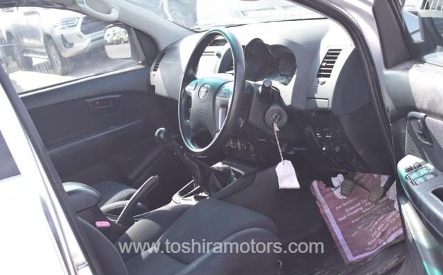 
								2014 TOYOTA HILUX full									